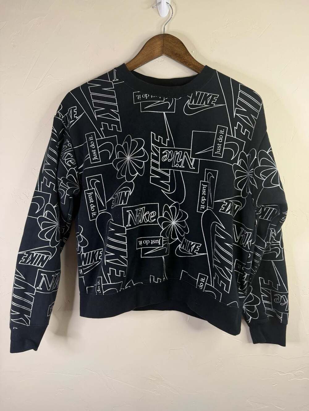 NIKE Crewneck